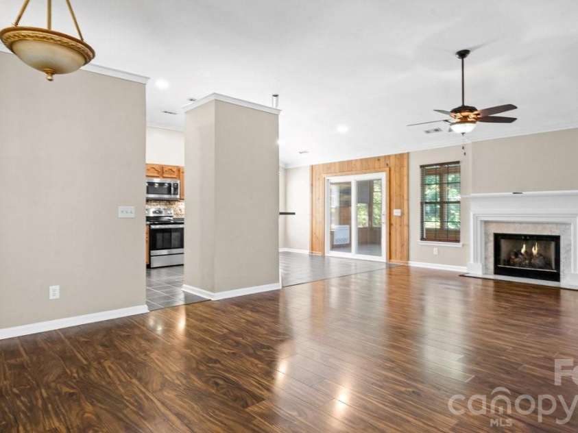 11320 Hunters Landing Drive, Charlotte, NC 28273.  MLS# CAR4415176, YatesRealty ID 46784. 