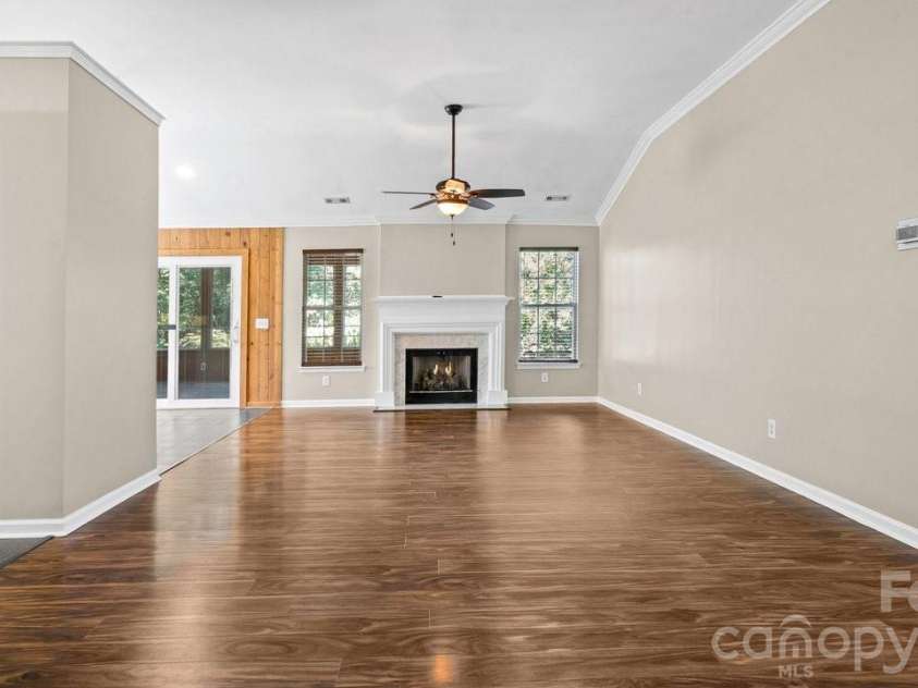 11320 Hunters Landing Drive, Charlotte, NC 28273.  MLS# CAR4415176, YatesRealty ID 46784. 