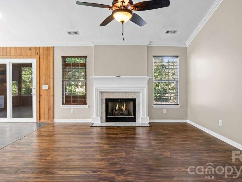 11320 Hunters Landing Drive, Charlotte, NC 28273.  MLS# CAR4415176, YatesRealty ID 46784. 
