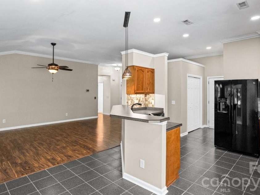 11320 Hunters Landing Drive, Charlotte, NC 28273.  MLS# CAR4415176, YatesRealty ID 46784. 