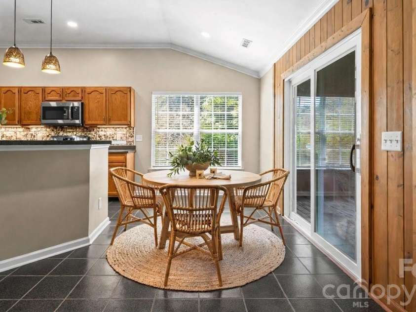 11320 Hunters Landing Drive, Charlotte, NC 28273.  MLS# CAR4415176, YatesRealty ID 46784. 