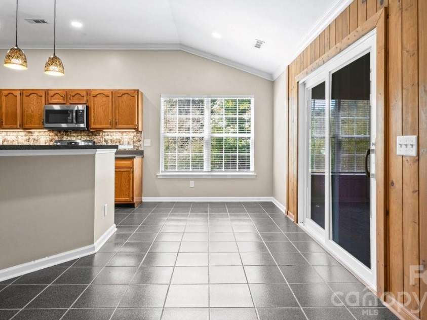 11320 Hunters Landing Drive, Charlotte, NC 28273.  MLS# CAR4415176, YatesRealty ID 46784. 