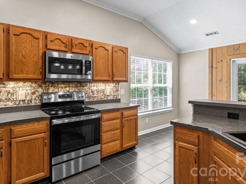 11320 Hunters Landing Drive, Charlotte, NC 28273.  MLS# CAR4415176, YatesRealty ID 46784. 