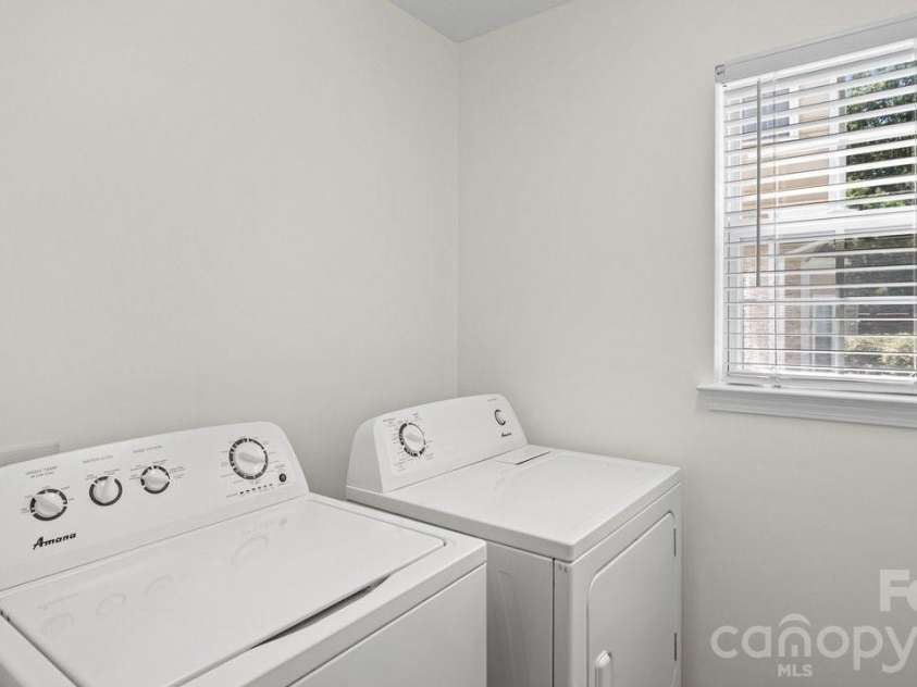 11320 Hunters Landing Drive, Charlotte, NC 28273.  MLS# CAR4415176, YatesRealty ID 46784. 