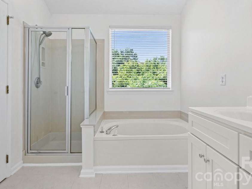 11320 Hunters Landing Drive, Charlotte, NC 28273.  MLS# CAR4415176, YatesRealty ID 46784. 