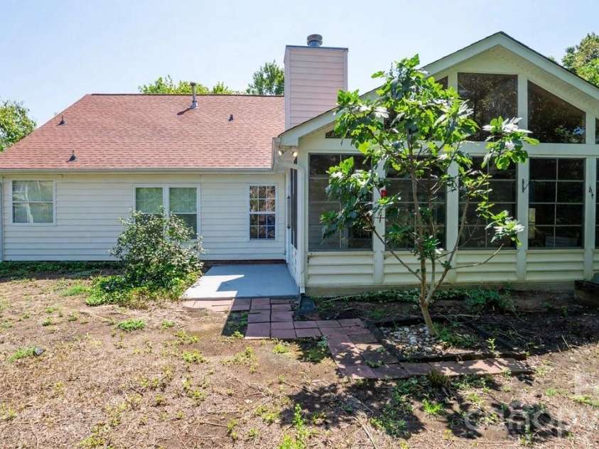11320 Hunters Landing Drive, Charlotte, NC 28273.  MLS# CAR4415176, YatesRealty ID 46784. 
