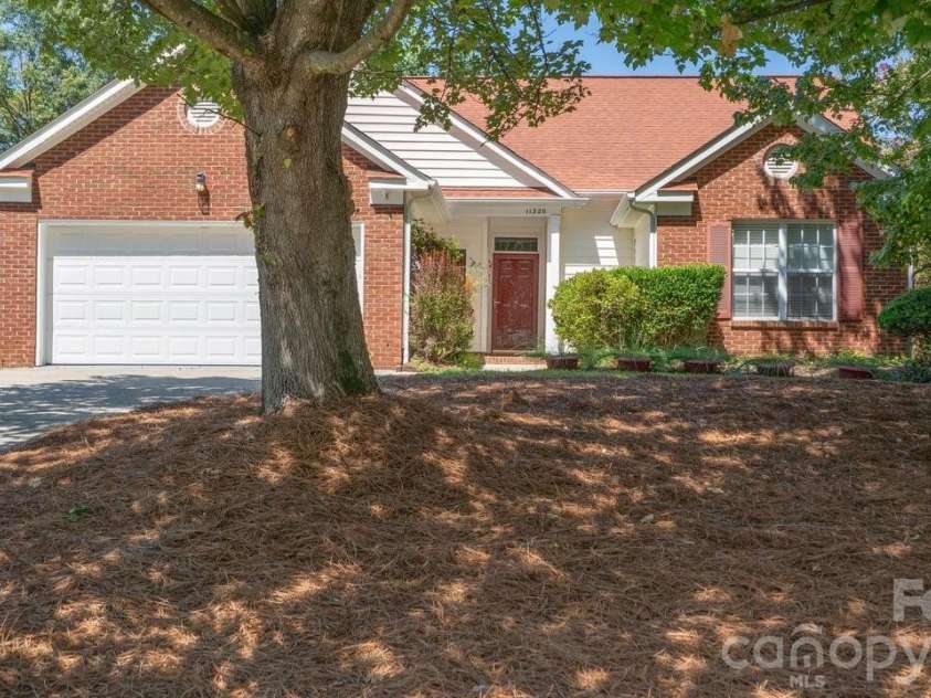 11320 Hunters Landing Drive, Charlotte, NC 28273.  MLS# CAR4415176, YatesRealty ID 46784. 