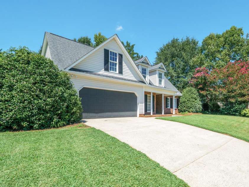 3618 Easthampton Drive, Gastonia, NC 28056.  MLS# CAR4418108, YatesRealty ID 46785. 