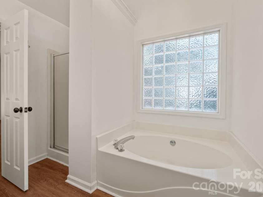 3618 Easthampton Drive, Gastonia, NC 28056.  MLS# CAR4418108, YatesRealty ID 46785. 