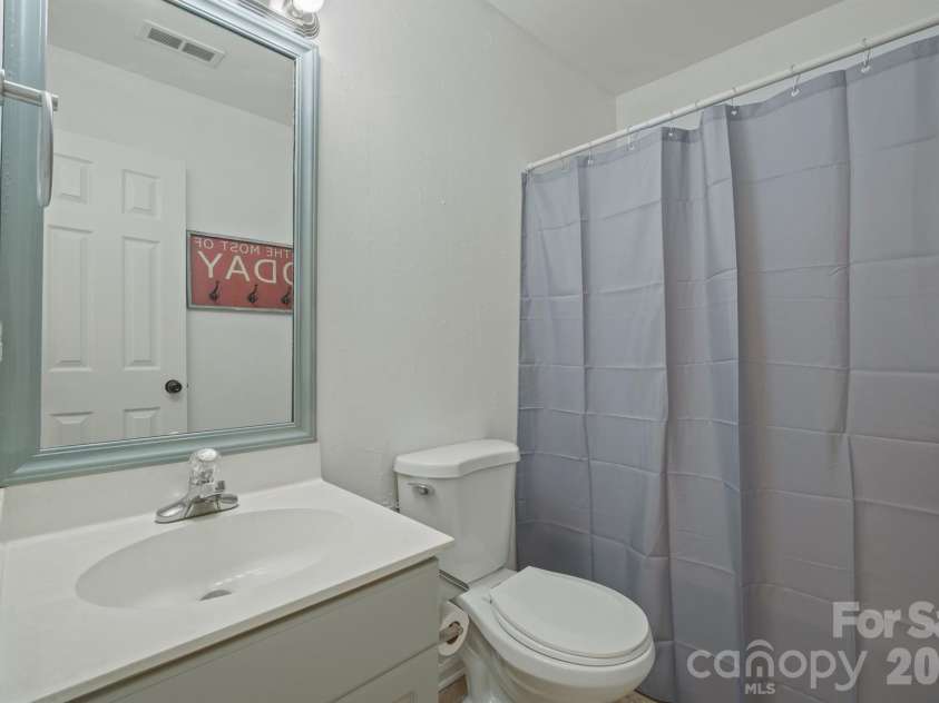 3618 Easthampton Drive, Gastonia, NC 28056.  MLS# CAR4418108, YatesRealty ID 46785. 