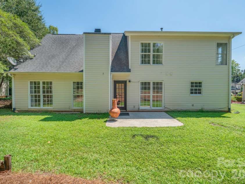 3618 Easthampton Drive, Gastonia, NC 28056.  MLS# CAR4418108, YatesRealty ID 46785. 