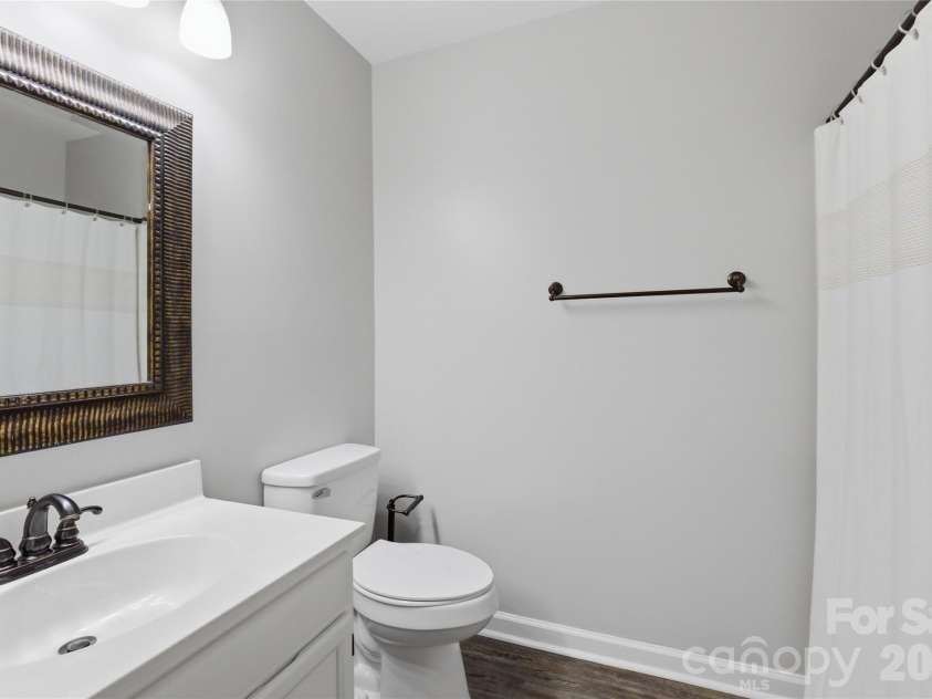 18705 Vineyard Point Lane, Cornelius, NC 28031.  MLS# CAR4418314, YatesRealty ID 46787. 
