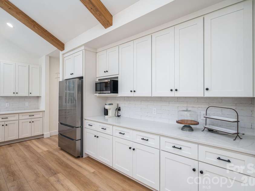 340 Whippoorwill Lane, Mount Holly, NC 28120.  MLS# CAR4417978, YatesRealty ID 46788. Additional counter space