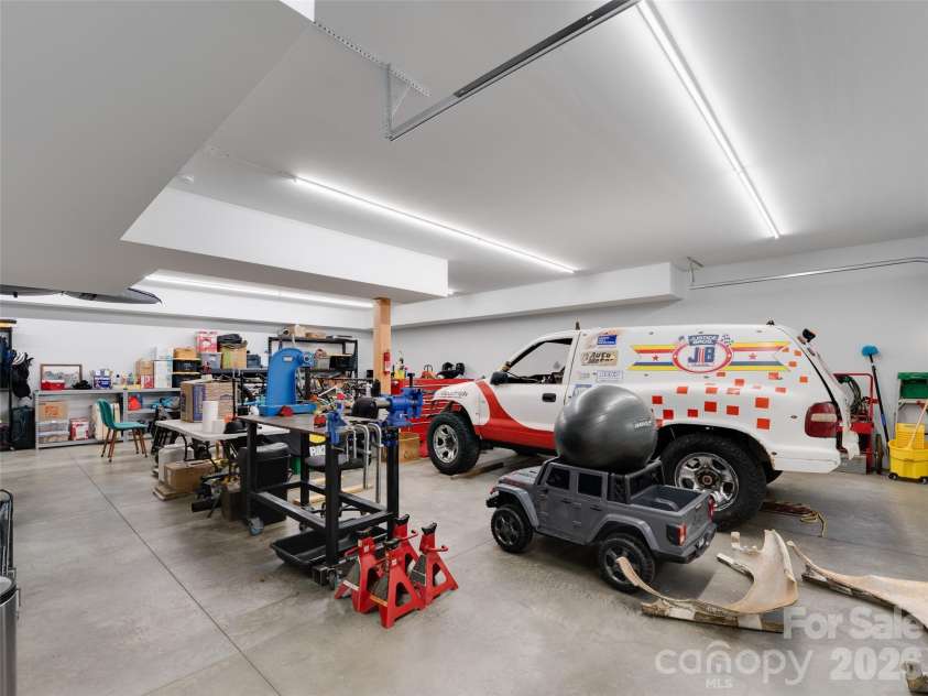 584 Springbrook Lane, Brevard, NC 28712.  MLS# CAR4336110, YatesRealty ID 4679. 