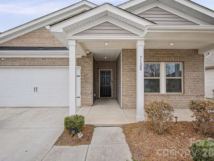 7120 American Elm Road, Charlotte, NC 28215.  MLS# CAR4351345, YatesRealty ID 4679. 