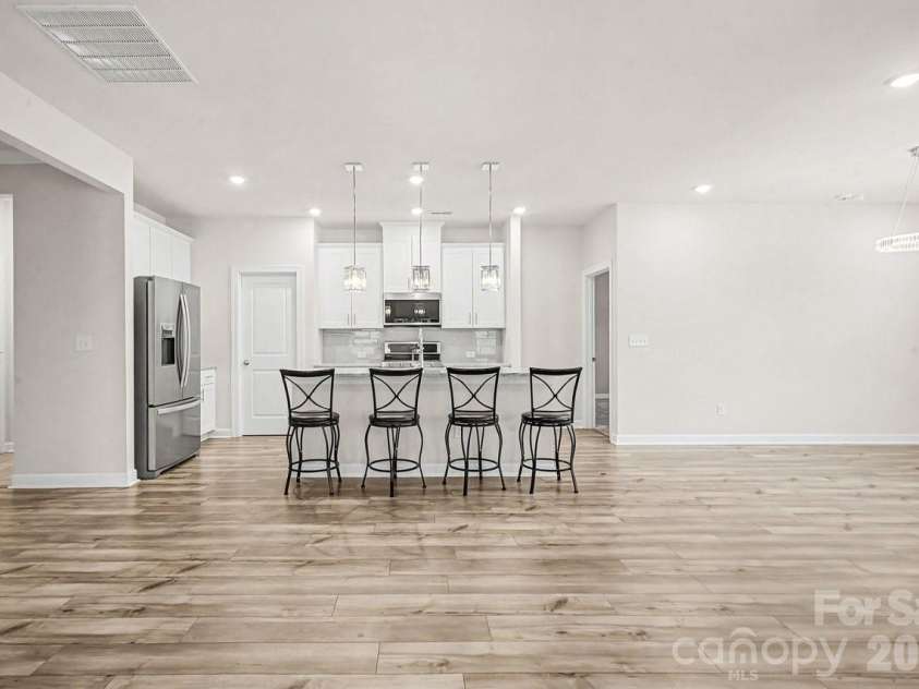 7120 American Elm Road, Charlotte, NC 28215.  MLS# CAR4351345, YatesRealty ID 4679. 