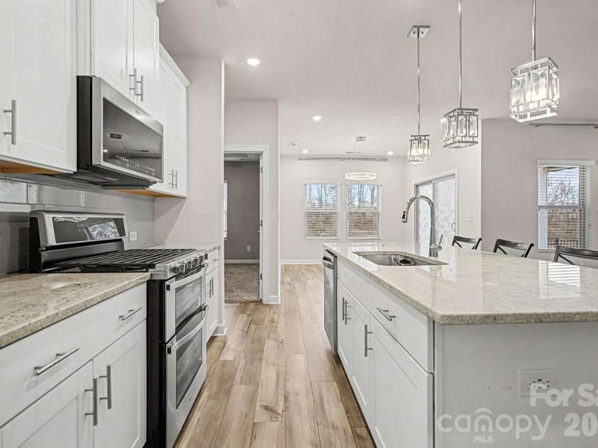 7120 American Elm Road, Charlotte, NC 28215.  MLS# CAR4351345, YatesRealty ID 4679. 