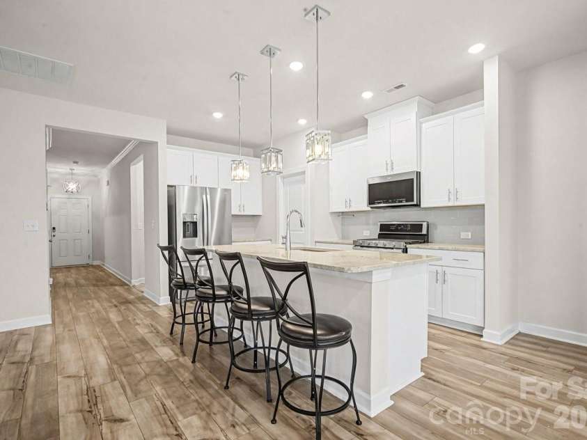 7120 American Elm Road, Charlotte, NC 28215.  MLS# CAR4351345, YatesRealty ID 4679. 