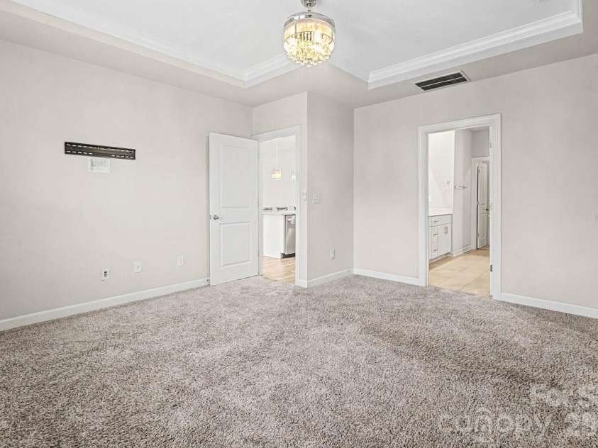 7120 American Elm Road, Charlotte, NC 28215.  MLS# CAR4351345, YatesRealty ID 4679. 