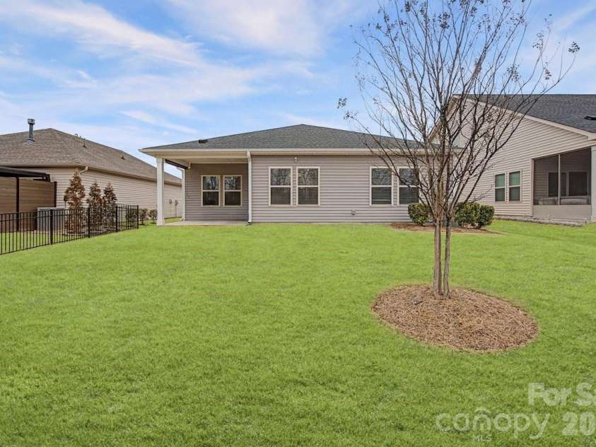 7120 American Elm Road, Charlotte, NC 28215.  MLS# CAR4351345, YatesRealty ID 4679. 