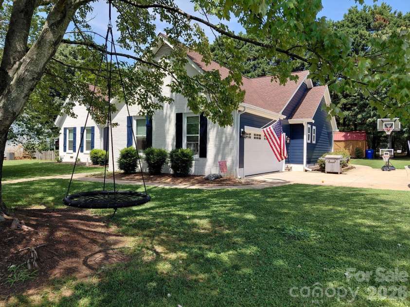 106 Webbed Foot Road, Mooresville, NC 28117.  MLS# CAR4416003, YatesRealty ID 46790. 
