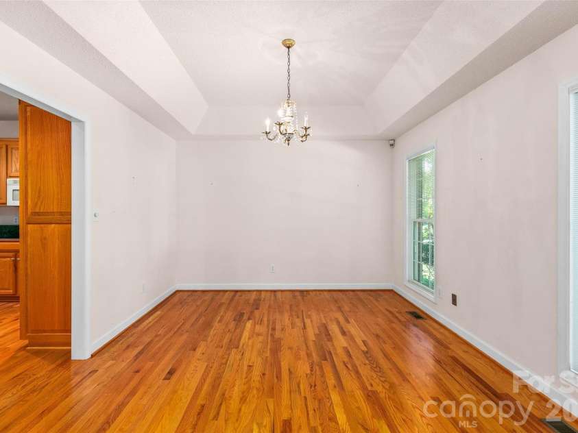 6756 Hawks Nest Lane, Stanley, NC 28164.  MLS# CAR4416084, YatesRealty ID 46791. Dining room