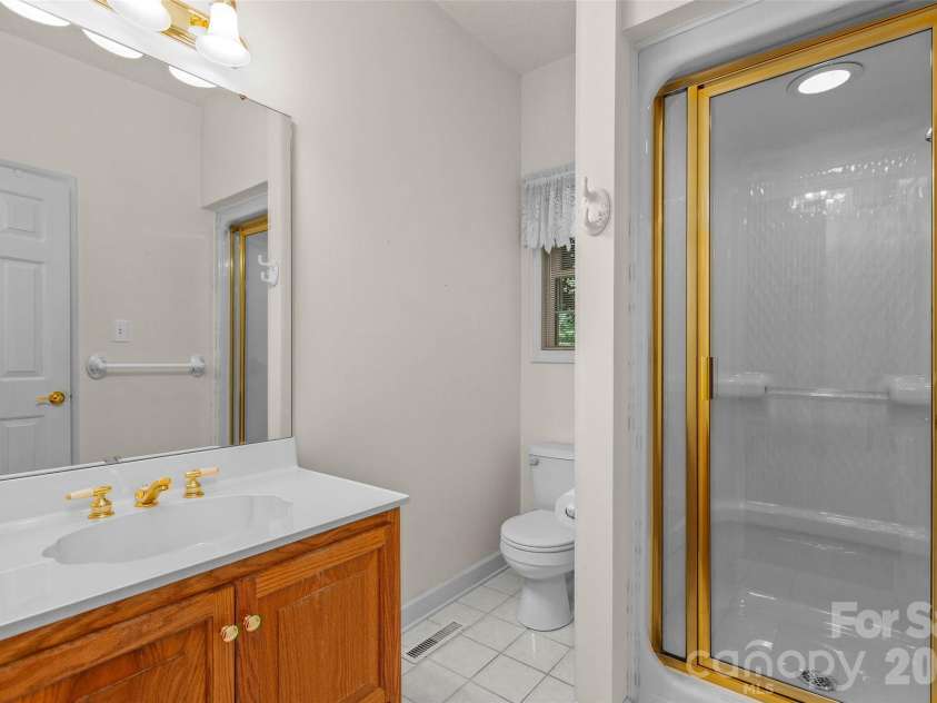 6756 Hawks Nest Lane, Stanley, NC 28164.  MLS# CAR4416084, YatesRealty ID 46791. Full bath