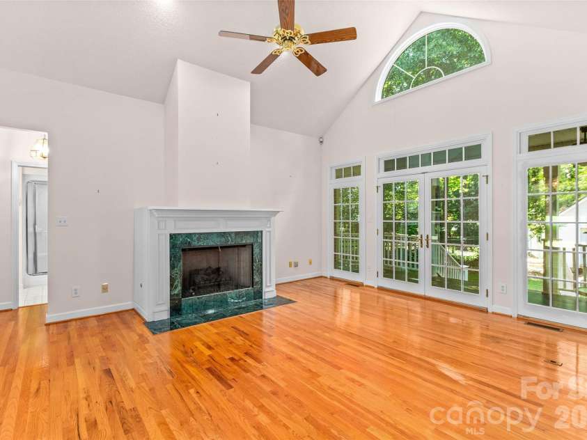 6756 Hawks Nest Lane, Stanley, NC 28164.  MLS# CAR4416084, YatesRealty ID 46791. Great room