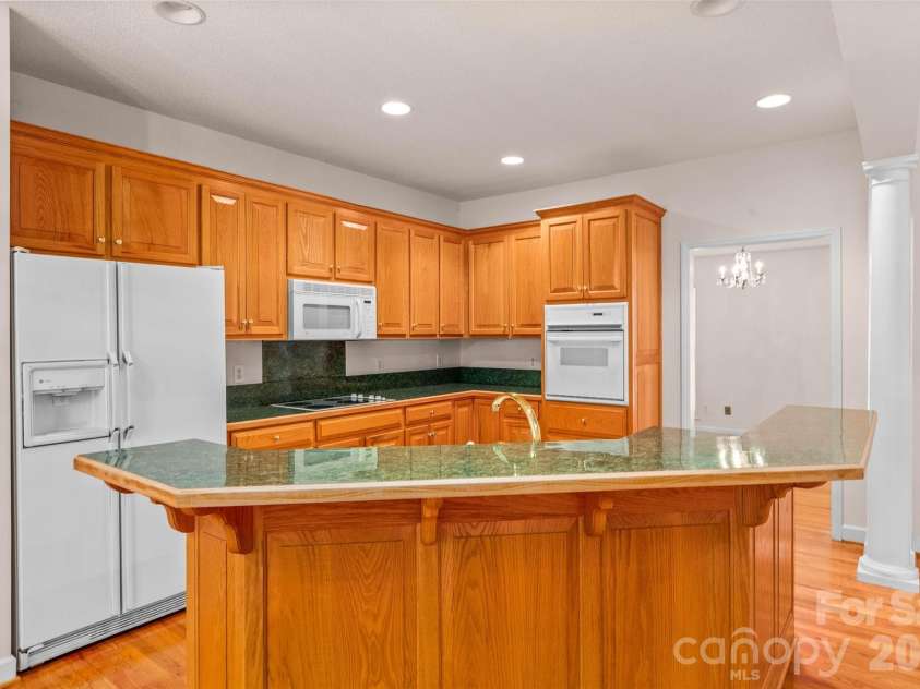 6756 Hawks Nest Lane, Stanley, NC 28164.  MLS# CAR4416084, YatesRealty ID 46791. Kitchen
