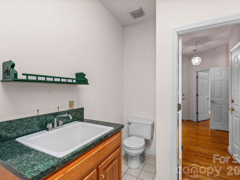 6756 Hawks Nest Lane, Stanley, NC 28164.  MLS# CAR4416084, YatesRealty ID 46791. Laundry/ bath