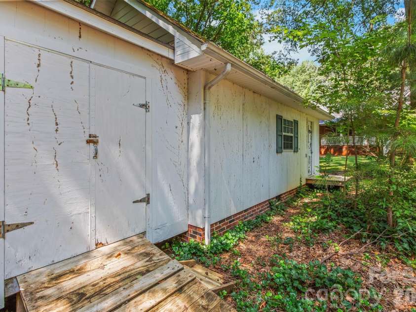 6756 Hawks Nest Lane, Stanley, NC 28164.  MLS# CAR4416084, YatesRealty ID 46791. Workshop room 2 exterior