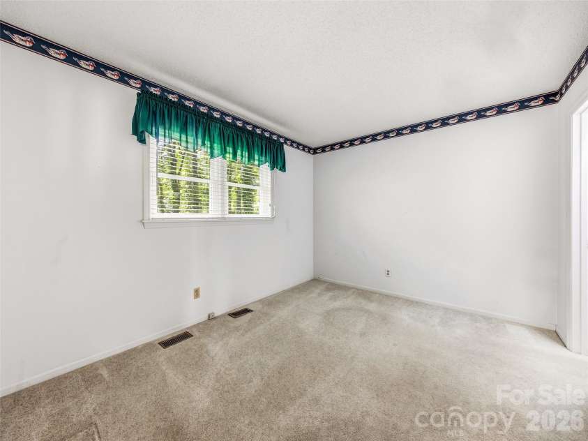 126 Surry Lane, Hendersonville, NC 28791.  MLS# CAR4388301, YatesRealty ID 46792. 