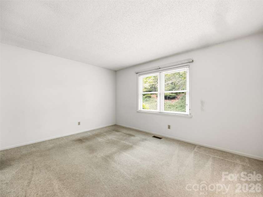 126 Surry Lane, Hendersonville, NC 28791.  MLS# CAR4388301, YatesRealty ID 46792. 