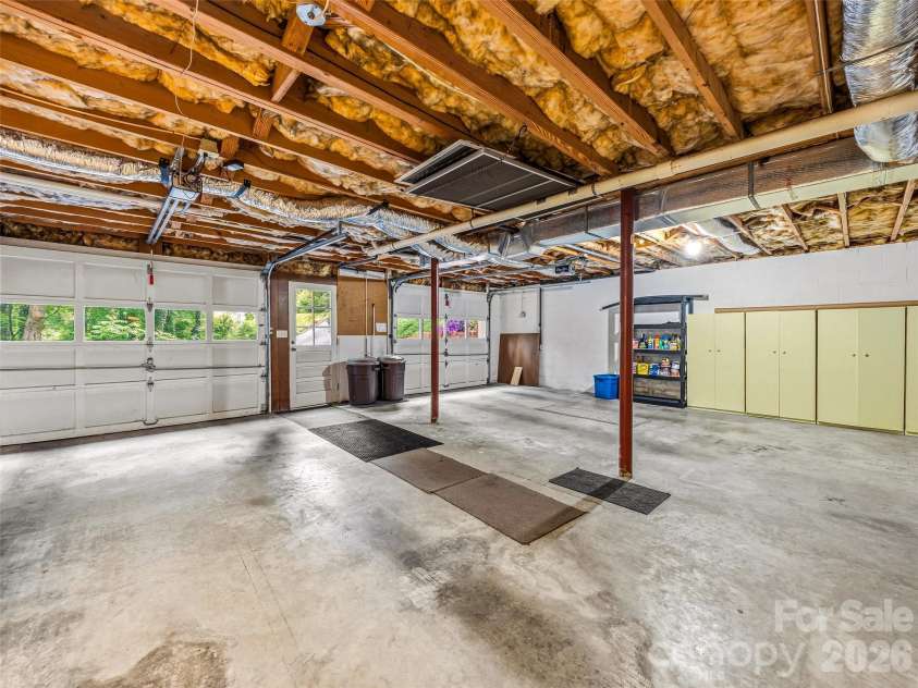 126 Surry Lane, Hendersonville, NC 28791.  MLS# CAR4388301, YatesRealty ID 46792. 