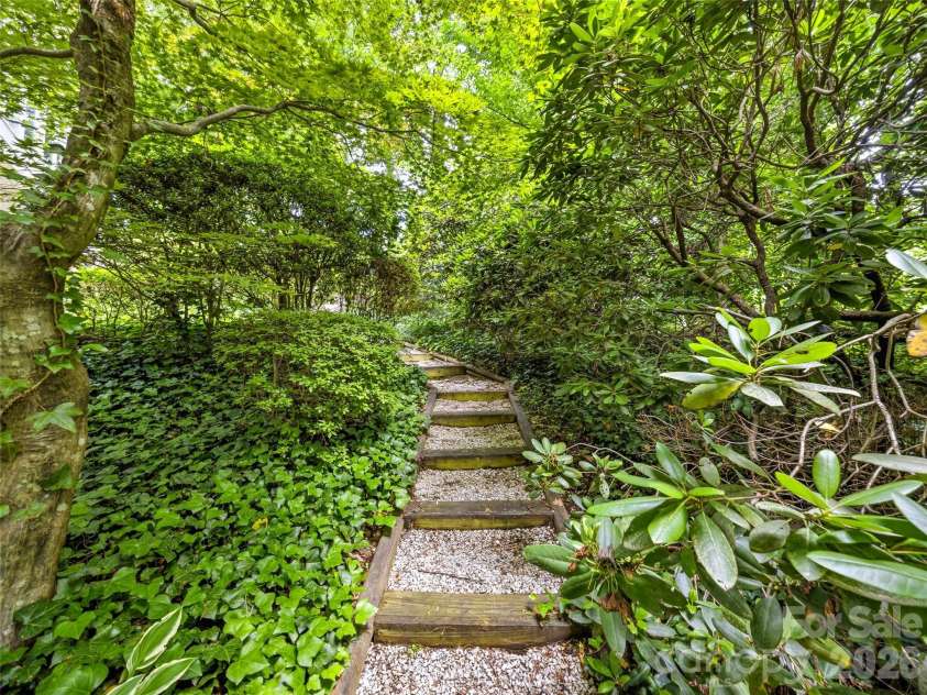 126 Surry Lane, Hendersonville, NC 28791.  MLS# CAR4388301, YatesRealty ID 46792. 