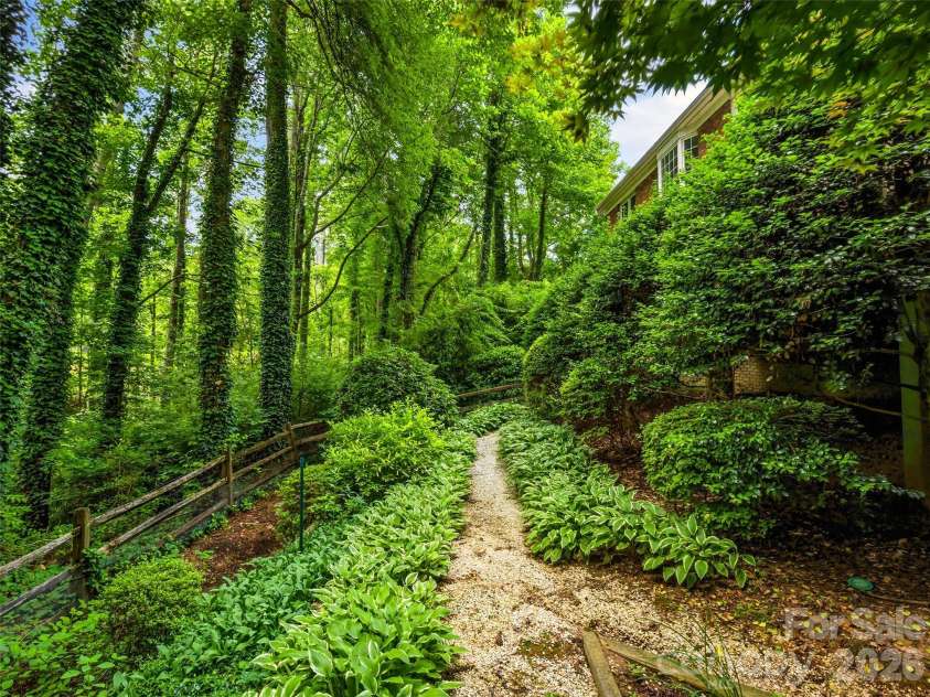 126 Surry Lane, Hendersonville, NC 28791.  MLS# CAR4388301, YatesRealty ID 46792. 