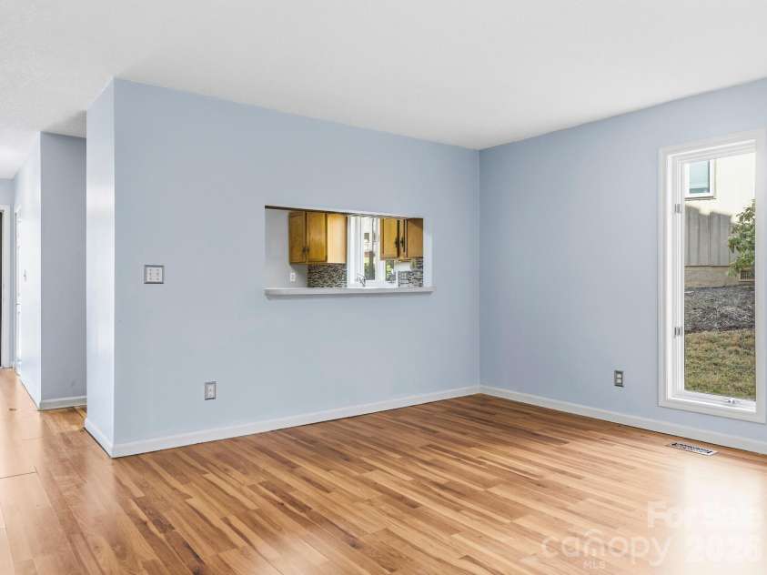 71 Pebble Creek Drive, Asheville, NC 28803.  MLS# CAR4349763, YatesRealty ID 46794. 