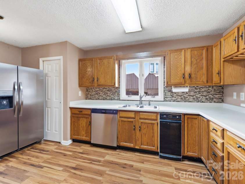 71 Pebble Creek Drive, Asheville, NC 28803.  MLS# CAR4349763, YatesRealty ID 46794. 