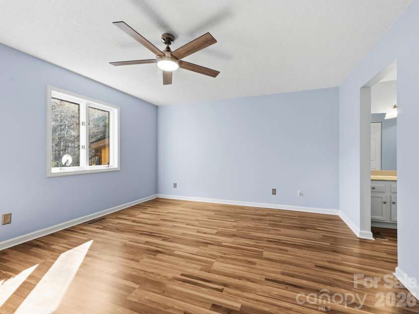 71 Pebble Creek Drive, Asheville, NC 28803.  MLS# CAR4349763, YatesRealty ID 46794. 