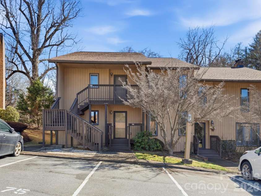 71 Pebble Creek Drive, Asheville, NC 28803.  MLS# CAR4349763, YatesRealty ID 46794. 