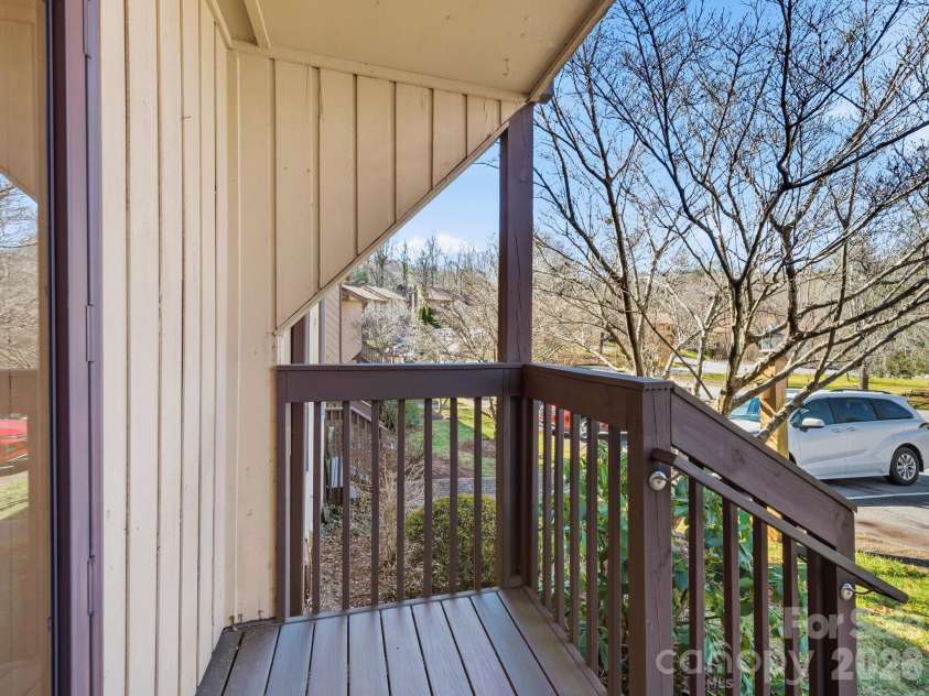 71 Pebble Creek Drive, Asheville, NC 28803.  MLS# CAR4349763, YatesRealty ID 46794. 