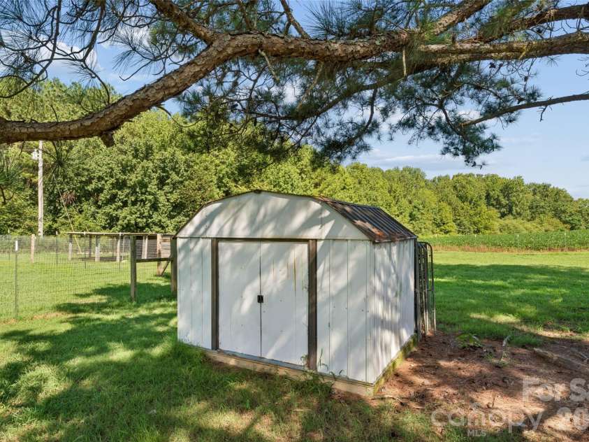 5507 State Line Road, Marshville, NC 28103.  MLS# CAR4414887, YatesRealty ID 46795. 