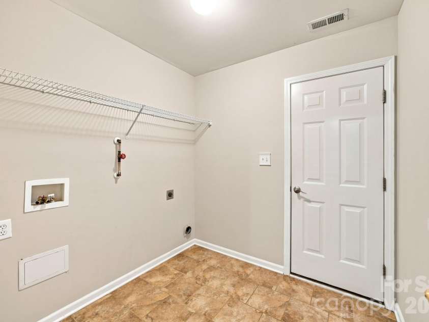 188 Gabriel Drive, Mooresville, NC 28115.  MLS# CAR4416137, YatesRealty ID 46796. 