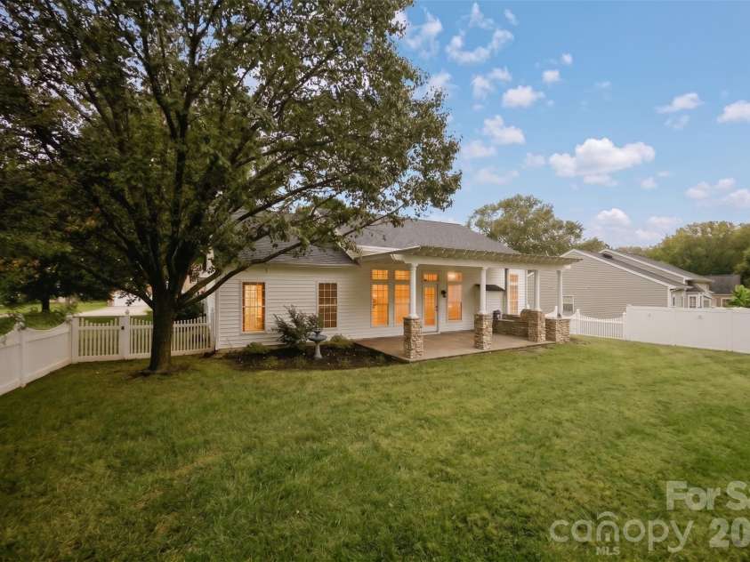 188 Gabriel Drive, Mooresville, NC 28115.  MLS# CAR4416137, YatesRealty ID 46796. 