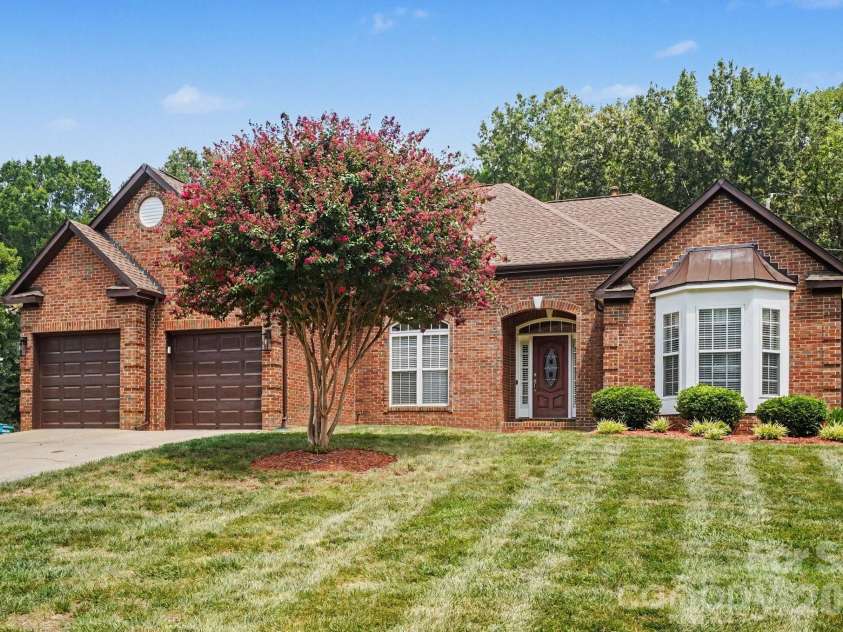 1523 Sweetgum Lane, Matthews, NC 28105.  MLS# CAR4416587, YatesRealty ID 46798. 