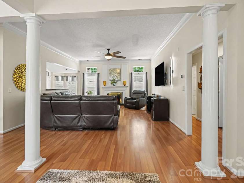 1523 Sweetgum Lane, Matthews, NC 28105.  MLS# CAR4416587, YatesRealty ID 46798. 