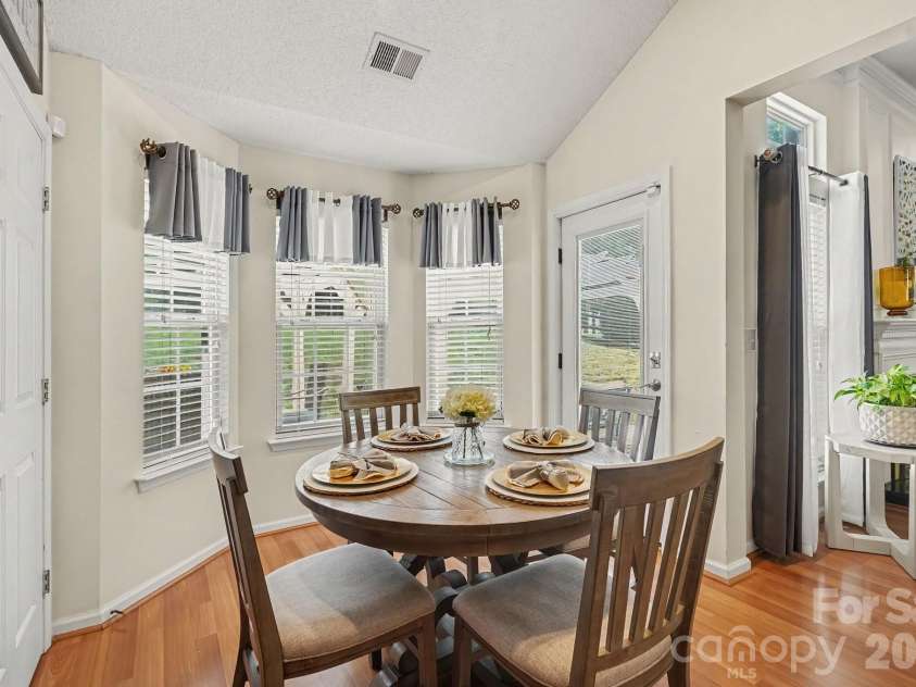 1523 Sweetgum Lane, Matthews, NC 28105.  MLS# CAR4416587, YatesRealty ID 46798. 