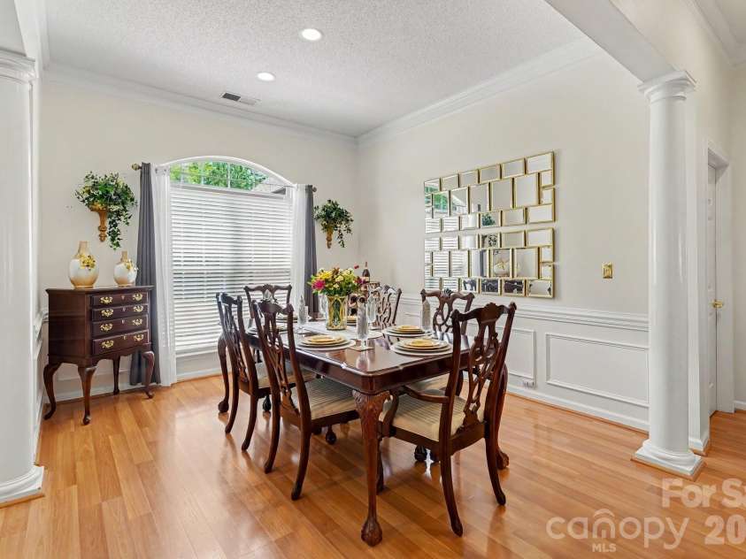 1523 Sweetgum Lane, Matthews, NC 28105.  MLS# CAR4416587, YatesRealty ID 46798. 