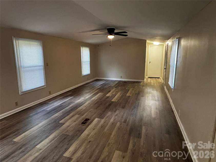 233 Starlight Drive, Lincolnton, NC 28092.  MLS# CAR4417816, YatesRealty ID 46799. 