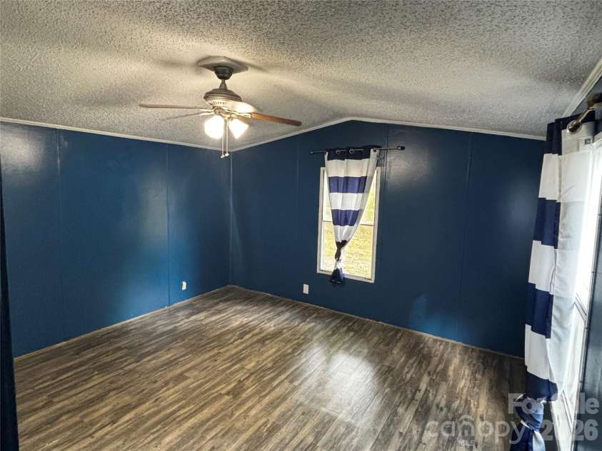 233 Starlight Drive, Lincolnton, NC 28092.  MLS# CAR4417816, YatesRealty ID 46799. 